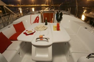  Dinner on board 